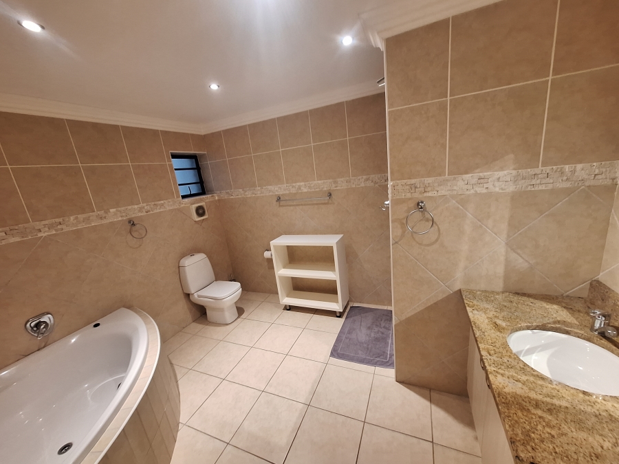 3 Bedroom Property for Sale in Wavecrest Eastern Cape